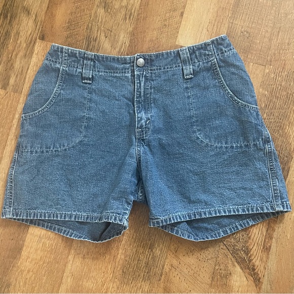 Levi's Pants - Vintage Levi’s Wide leg Mid Thigh Jean Shorts